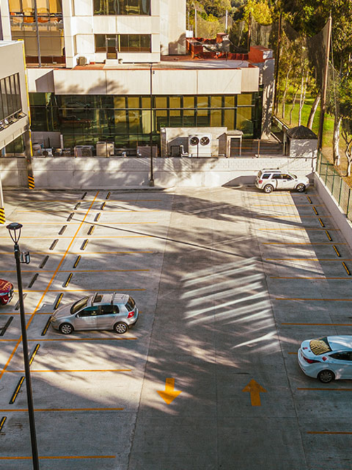 MREV Constructores - Plazas y Usos Mixtos -- Plaza OZENTRO MREV Constructores - Plazas y Usos Mixtos -- Plaza OZENTRO